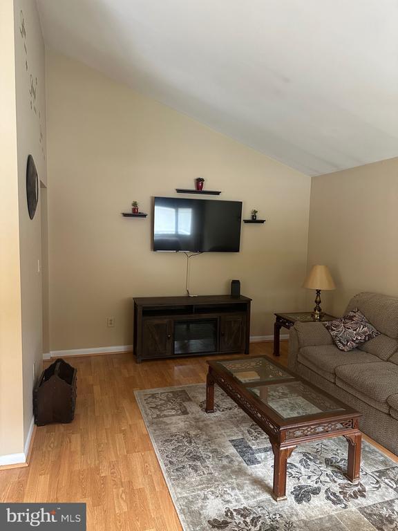 Building Photo - 312 White Sands Dr