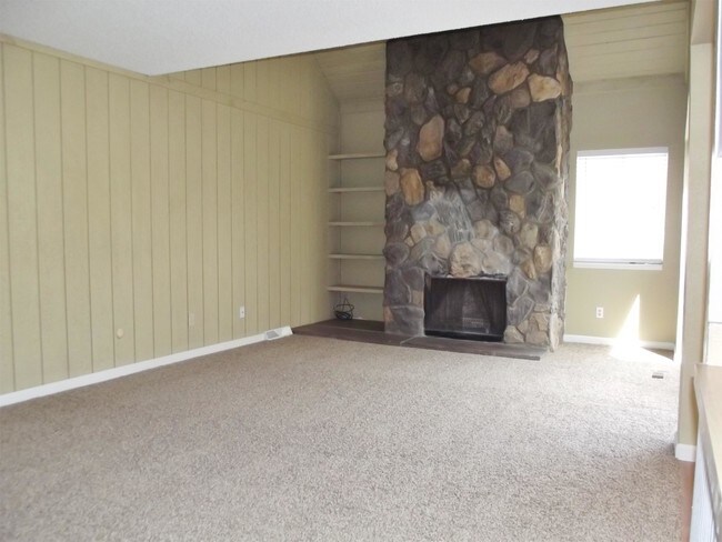 Building Photo - 2690 S Xanadu Way