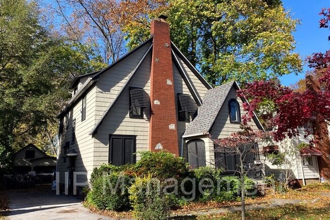 Building Photo - Beautiful 4BD Home in Cleveland Hts.