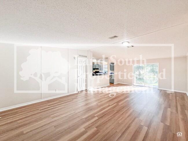 Foto del edificio - 5638 Cherry Tree Dr