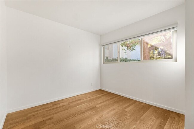 Foto del edificio - 4724 Park Granada