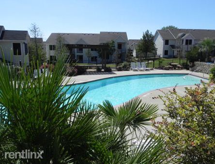 Building Photo - 6501 Shady Oaks Manor Dr