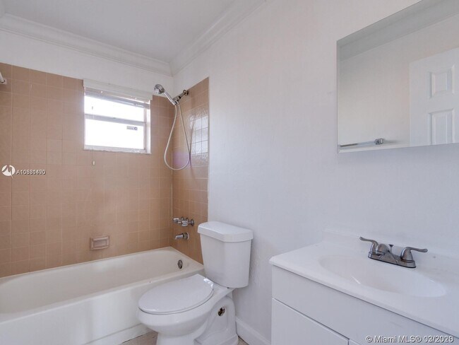 Building Photo - 802 NW 10th St