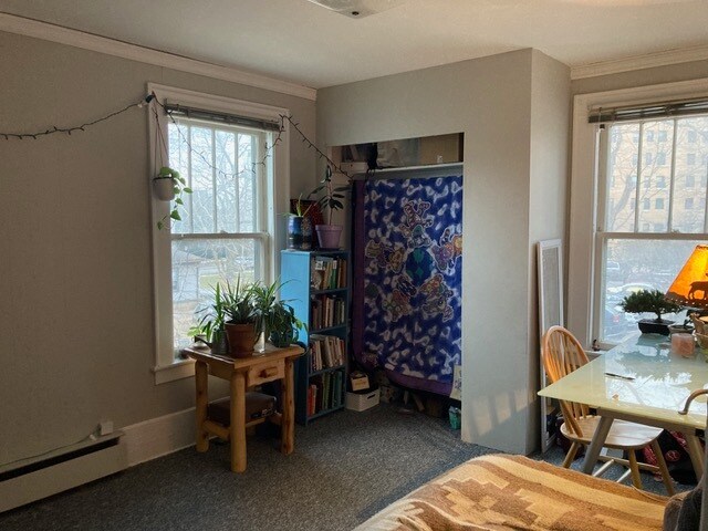 Building Photo - 915 E Ann St