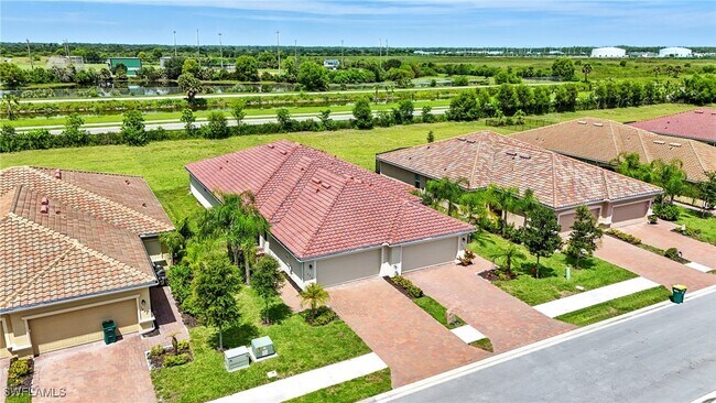 Building Photo - 1676 Alameda Dr