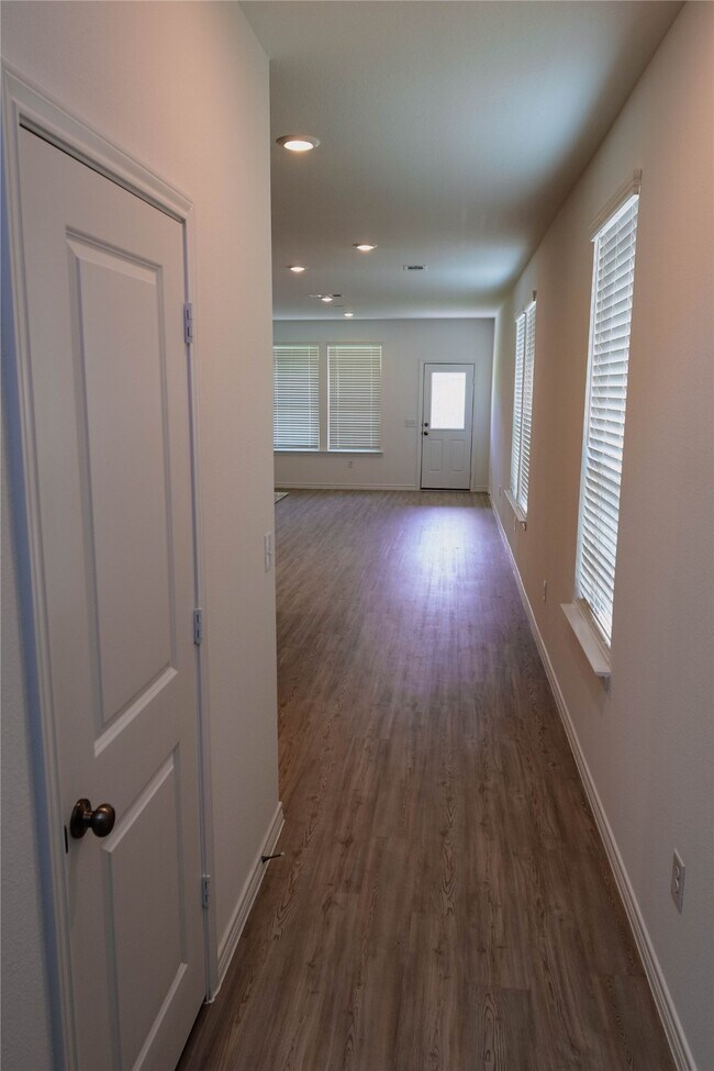 Foto del edificio - 15126 Canyon Rapids Rd