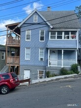 Building Photo - 11 7th St