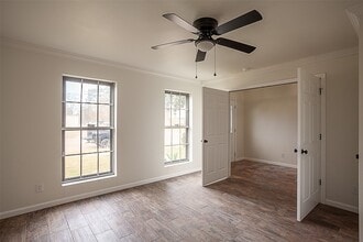 Building Photo - 6317 Ivanhoe Ln