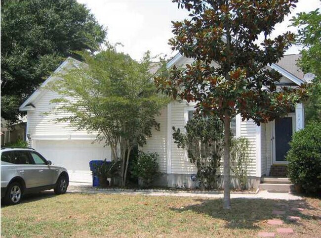 Photo - 1715 Crystal Lake Dr House