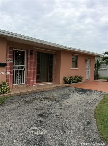 Building Photo - 8900 SW 18th Terrace