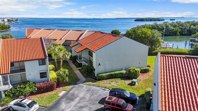 Building Photo - 1515 Pinellas Bayway S