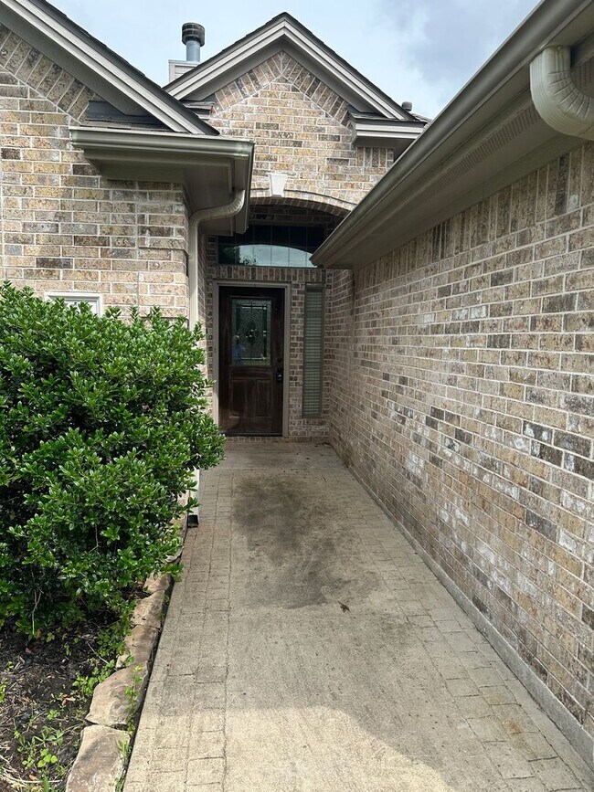 Building Photo - College Station -3 bedroom / 2 bath / 2 ca...