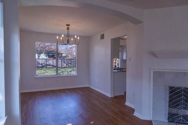 Building Photo - 2309 Loquat Ln