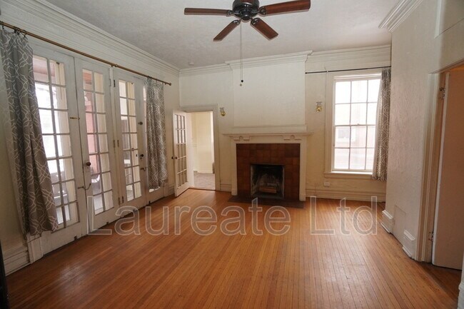 Foto del edificio - 834 N Clarkson St