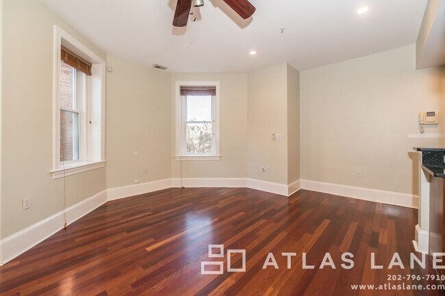 Foto del edificio - Available Now! Gorgeous 2 Bedroom Condo in...