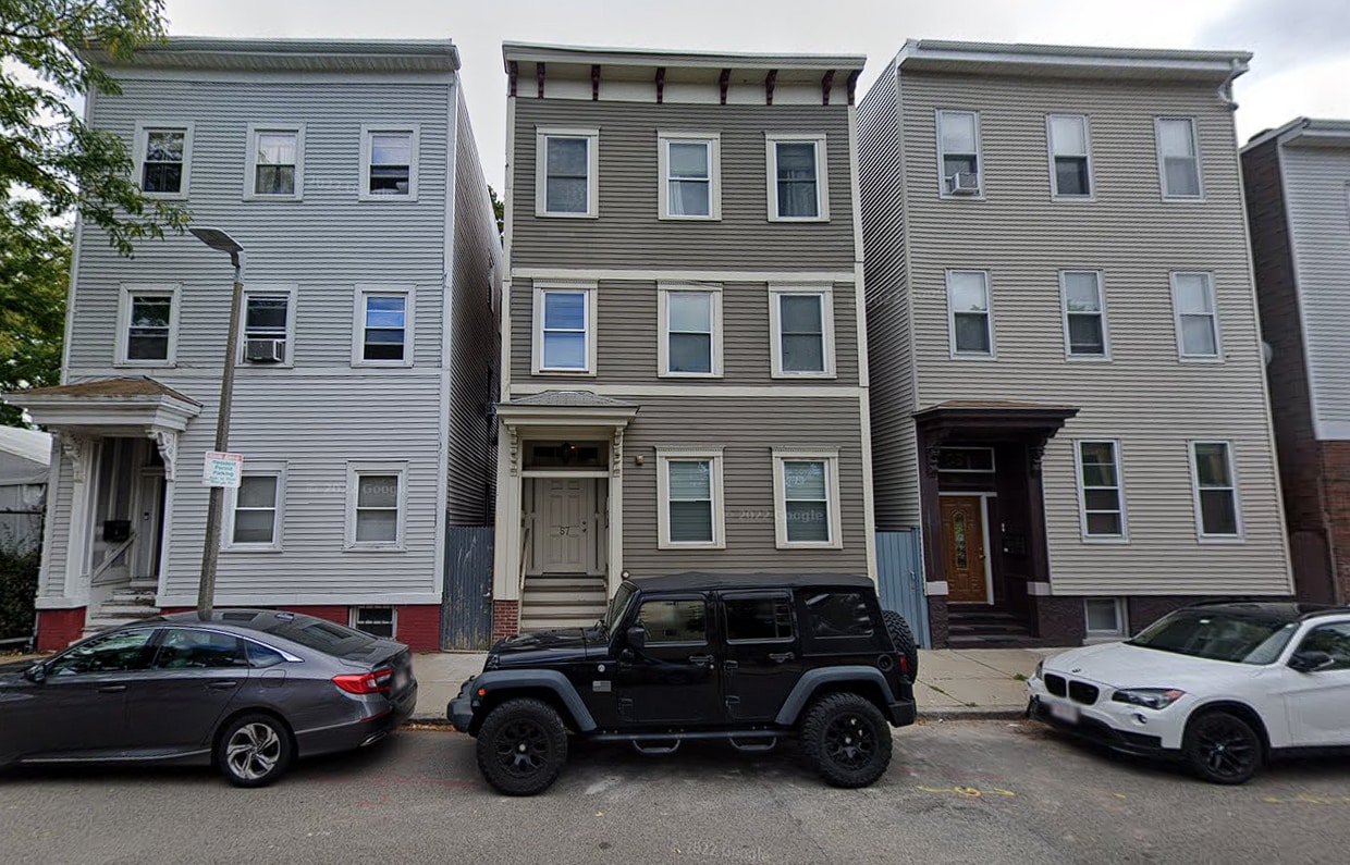 Primary Photo - 53 W 7th St