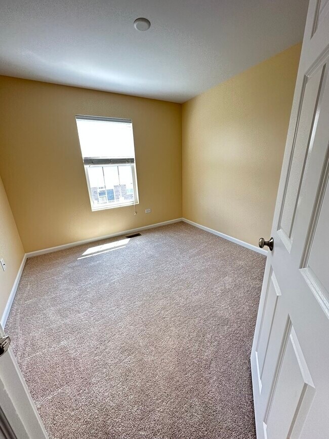 Building Photo - 2851 Henley Ln