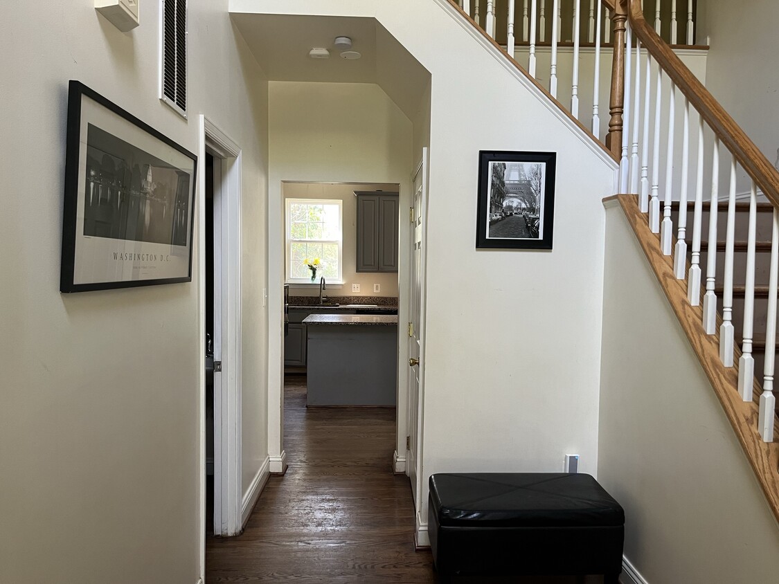 Primary Photo - 423 Ethan Allen Ave