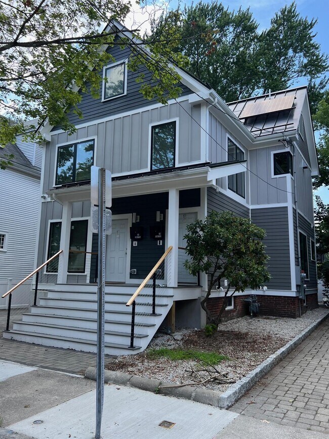 Building Photo - 19 Gorham St