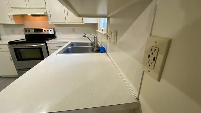 USB A wall charger outlet - 10 Nottingham Dr