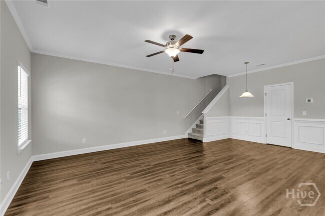 Foto del edificio - 110 Birch Cir