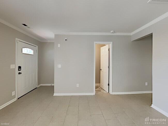 Building Photo - 9516 Dewey Dr
