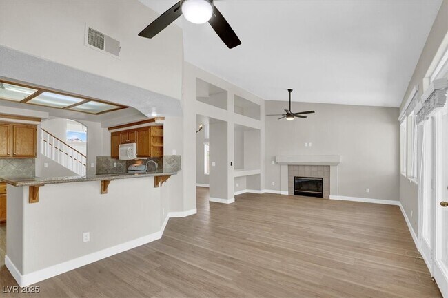 Building Photo - 8 Desert Dawn Ln