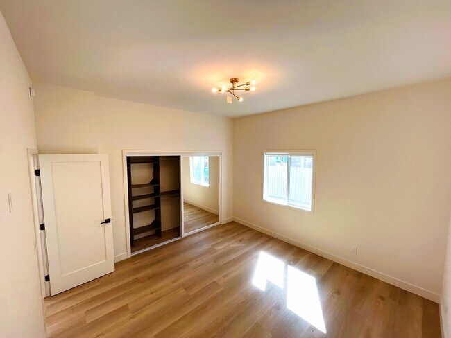 Bedroom - 4621 Pickford St