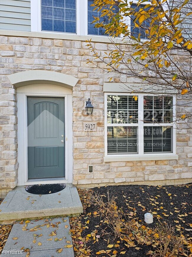 Building Photo - 2 br, 3 bath Townhome - 5927 Winberry Cree...