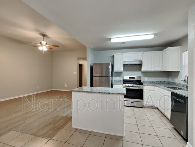 Building Photo - 605 Misty Mountain Dr