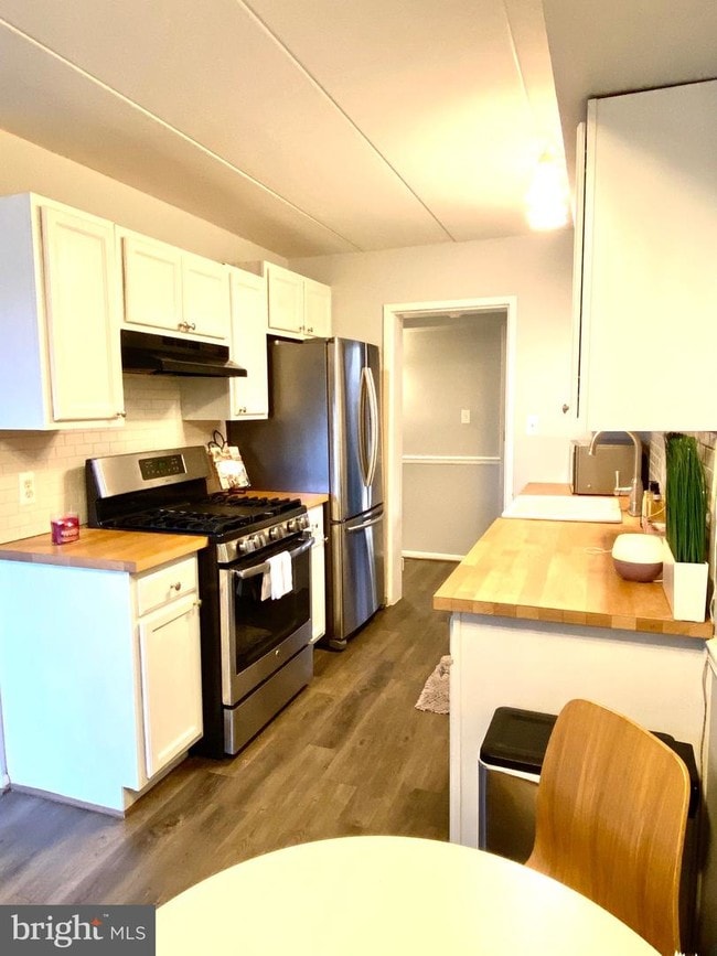 Building Photo - 2323 Freetown Ct