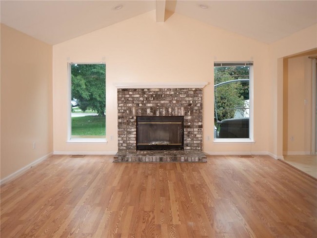 Building Photo - 2103 Brinston Dr