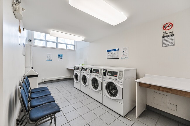 Building Photo - 333 Dixon Road