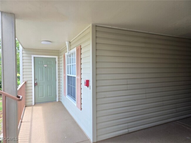 Foto del edificio - 1753 Four Mile Cove Pkwy