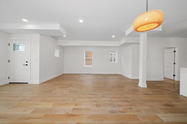 Foto del edificio - 3207 Maple Ave