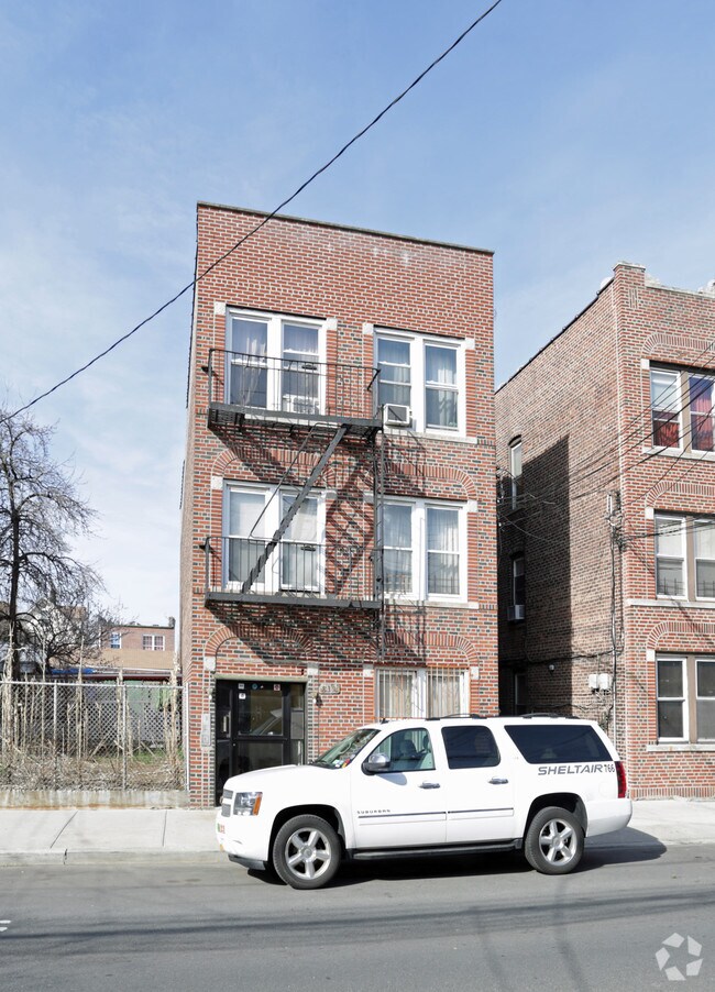 Building Photo - 839 E 218th
