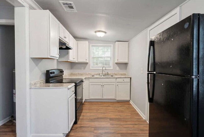 Building Photo - 934 Motley St
