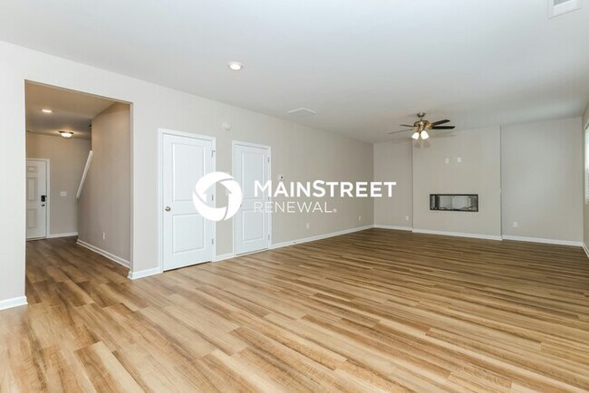 Foto del edificio - 4 Bedroom Pet-Friendly Home in Locust Grove, GA with Main Street Renewal