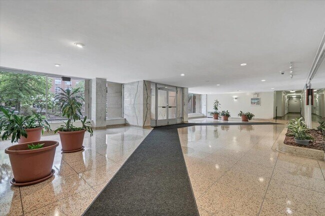 Foto del edificio - 1 Sadore Ln