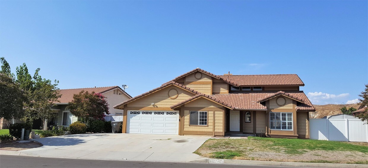 Primary Photo - 44210 Galicia Dr
