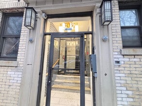 Building Photo - 303 58th St