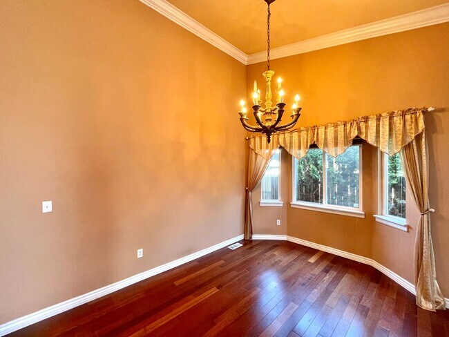 Building Photo - Great Home For Rent