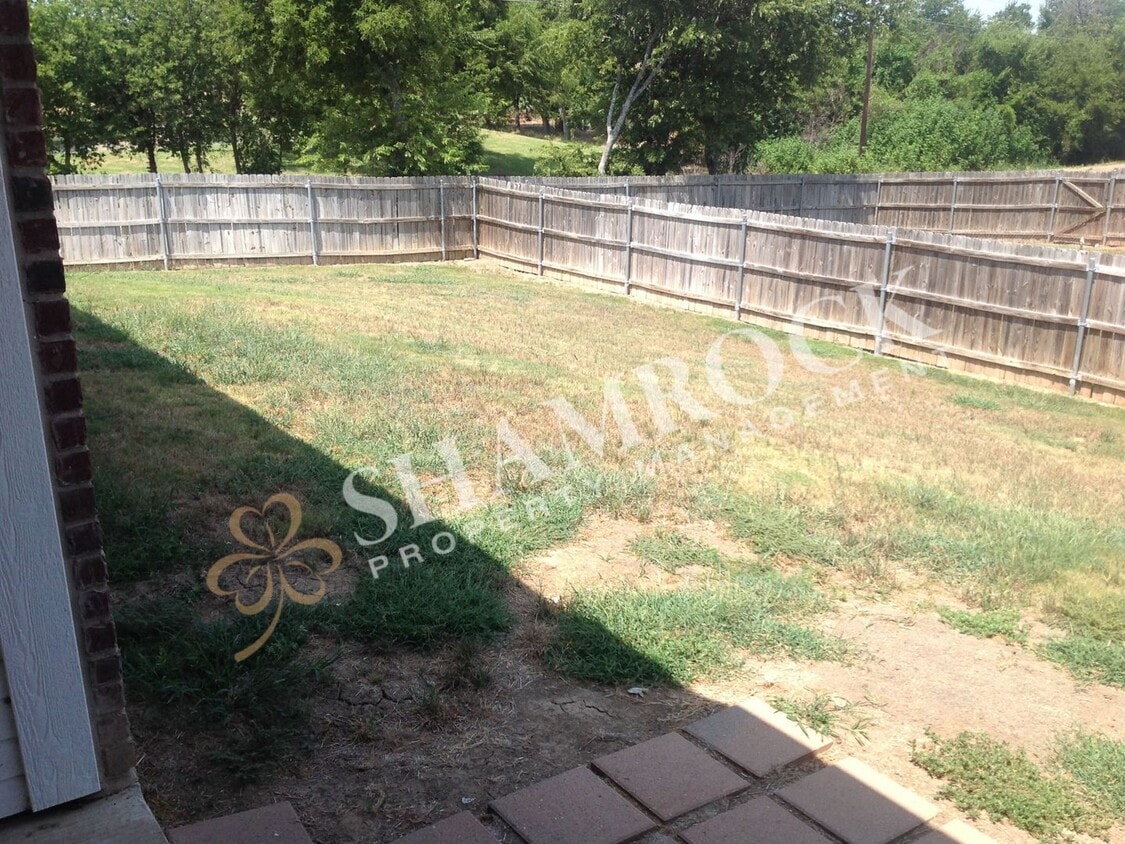 Building Photo - 3085 Palomino Trail
