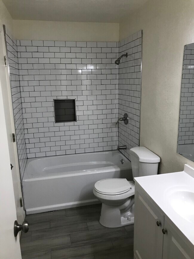 Foto del edificio - 3302 W Loma Ln