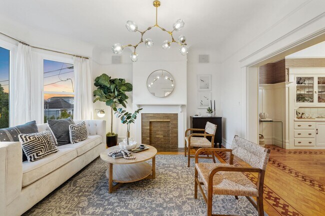 Building Photo - Classic, Restored 4BR/2.5BA Edwardian w/ L...