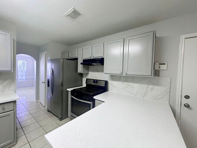 Foto del edificio - 15522 Baxter Ave