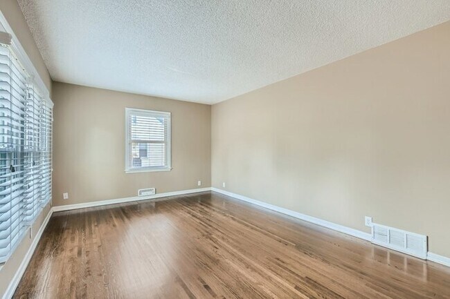Building Photo - 6514 Stevens Avenue, Richfield, MN, 55423