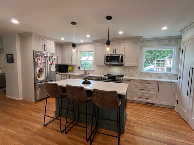 Building Photo - 8612 Yardley Dr