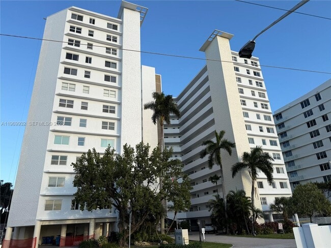 Building Photo - 710 N Ocean Blvd