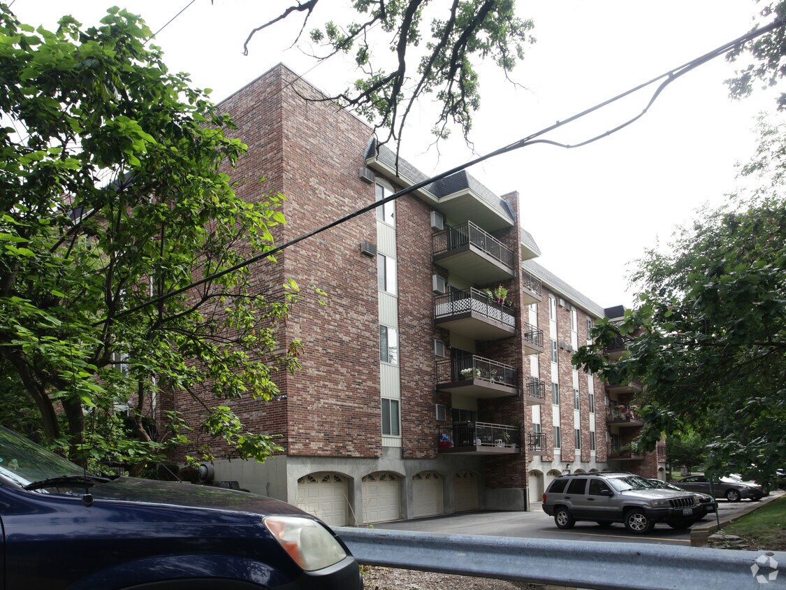 Foto principal - Forest Hill Condos